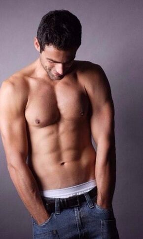 hübscher männlicher Torso